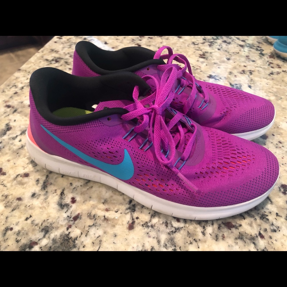 Purple Nike Tennis Shoes